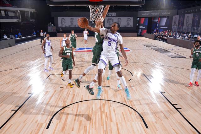 C罗利用其 C罗利用其